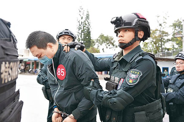 大量從事電騙人員日前從緬甸被押回中國。