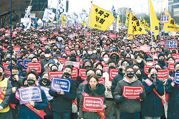 南韓實習和駐院醫生工潮持續。