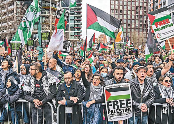 英國倫敦示威者集會聲援巴勒斯坦並要求停火。（Getty Images圖片）