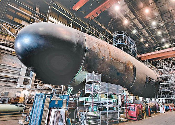 美國仍然建造維珍尼亞級攻擊核潛艇。
