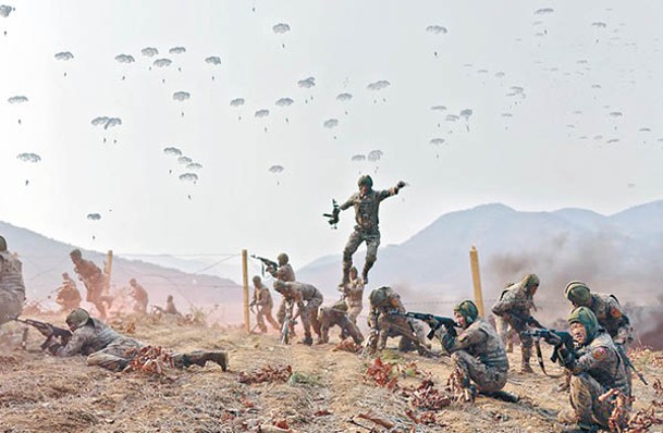 北韓人民軍空降兵訓練檢查作戰動員準備狀態。