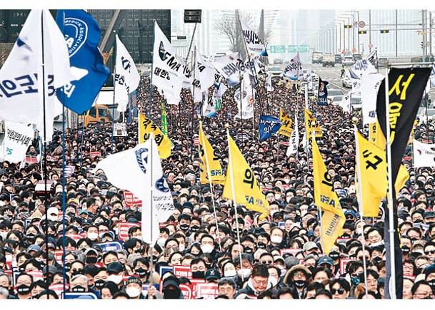 南韓大批實習及駐院醫生持續罷工。（Getty Images圖片）