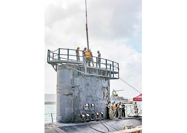 澳洲官兵參與關島核潛艇維修