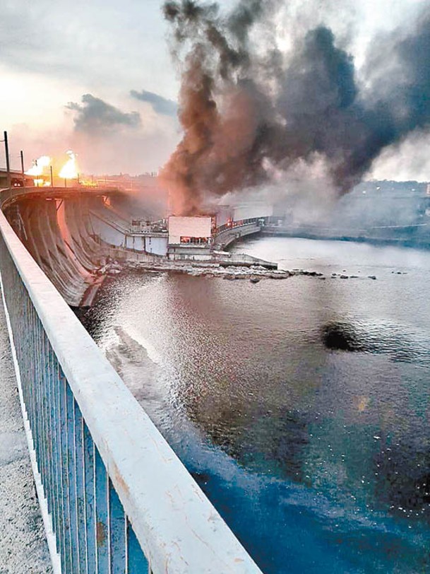第聶伯羅水電站水壩暫時沒有潰決的風險。
