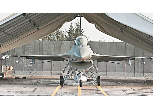 丹麥提供F16戰機訓練烏克蘭飛行員。