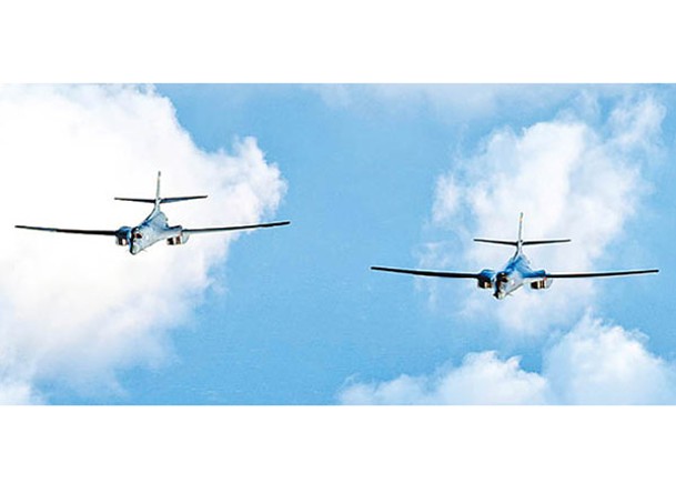 美兩轟炸機飛近邊界  俄戰機攔截