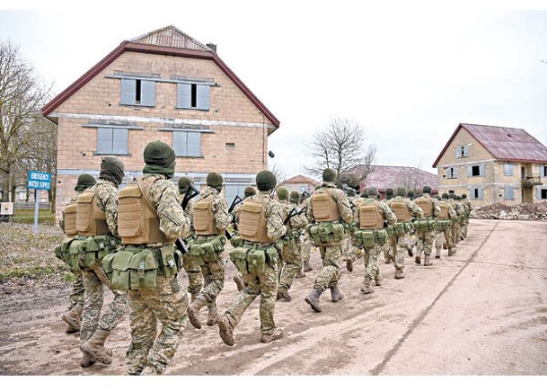 烏軍在英國受訓。（Getty Images圖片）