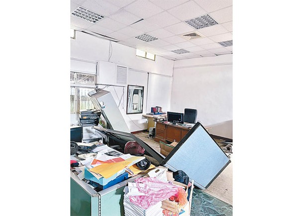 花蓮有辦公室在地震後面目全非。