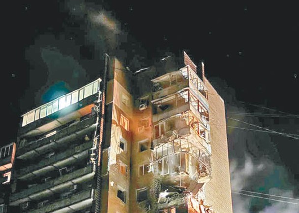 有大樓在襲擊中起火。