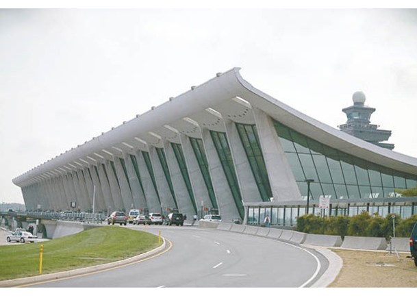 中國留學人員入境華盛頓杜勒斯國際機場（圖）時受滋擾及盤查。（Getty Images圖片）