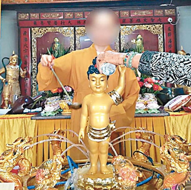 李男在寺廟擔任住持。