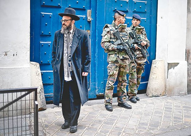 法國加強對猶太設施的保安。