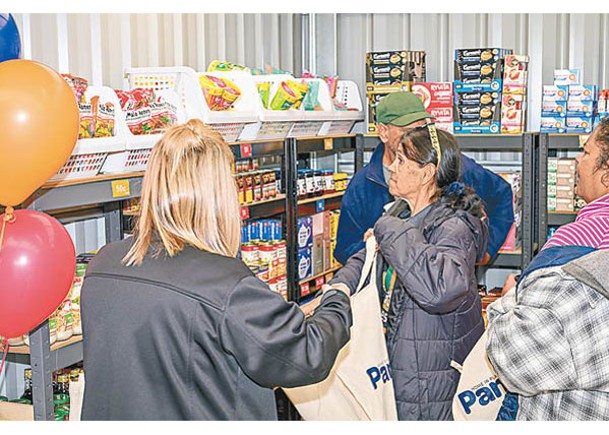 平價超市助貧困家庭渡難關