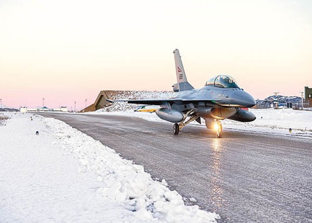 西方國家聯手向烏克蘭提供F16戰機。