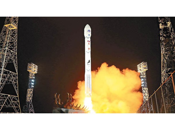 北韓發射軍事偵察衞星萬里鏡1號。