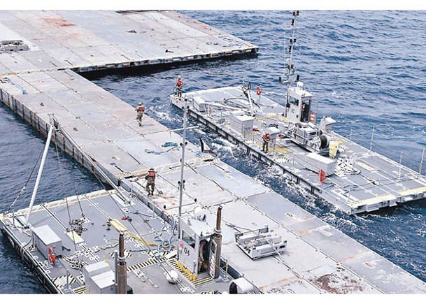 美國軍方為加薩地帶建設浮動臨時碼頭。