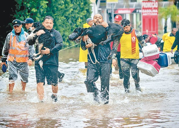 洪災造成超過53萬人流離失所。