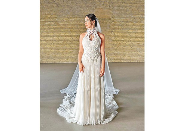 設計師范海爾彭設計的3D打印婚紗。