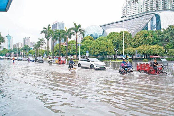 廣西南寧市出現嚴重水浸。