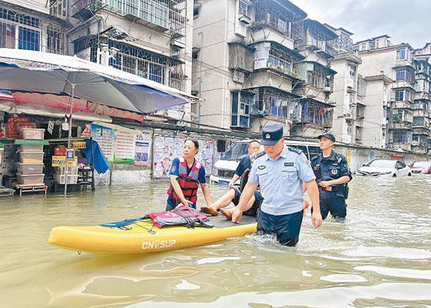 廣東迎「龍舟水」  民眾掀暴雨上班30天憂慮