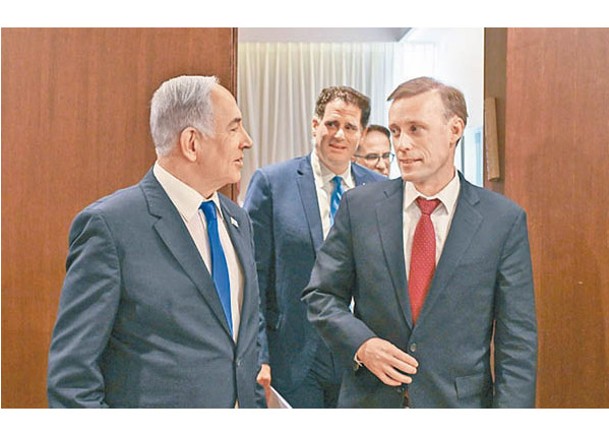沙利文（右）到訪以色列進行會談。圖左為內塔尼亞胡。