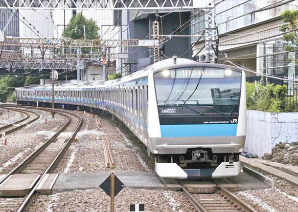 JR京濱東北線列車上有乘客持刀。