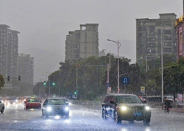 廣州再迎來惡劣天氣。（中新社圖片）