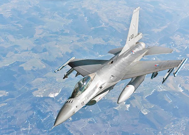 荷蘭向烏克蘭提供F16戰機。