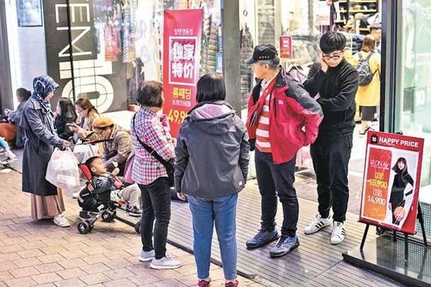 南韓首爾市「黑導遊」充斥，遊客深受其害。