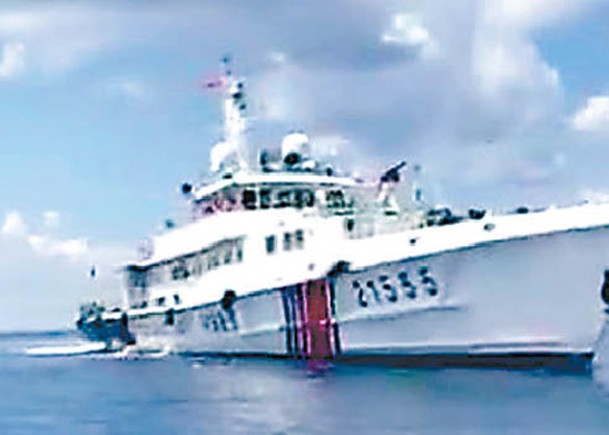 菲方發布片段顯示華海警船駛近。