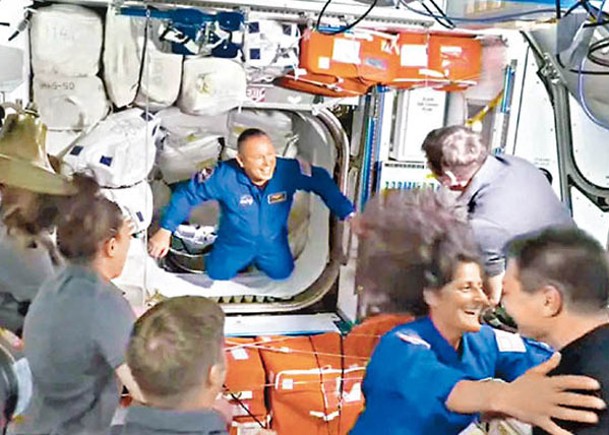 太空船成功與國際太空站進行對接。