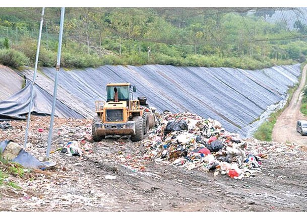 垃圾填埋場遭投訴影響衞生。