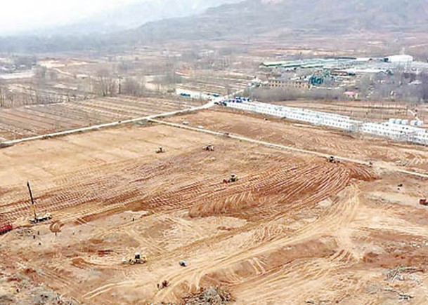 甘肅臨夏州積石山縣去年發生黎克特制6.2級地震，現時平整場地工作基本完成。