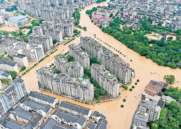 桂林市區部分被洪水淹沒。（中新社圖片）