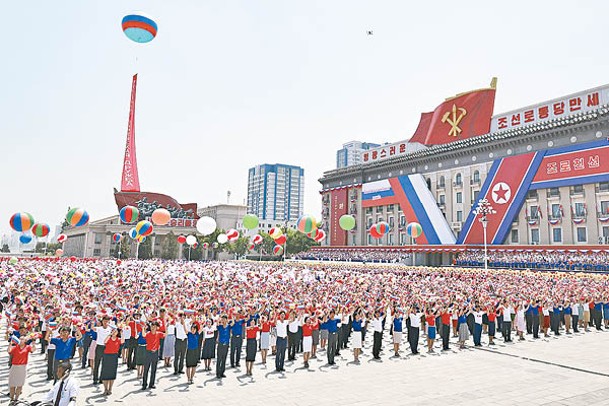 北韓大批民眾歡迎普京到訪。