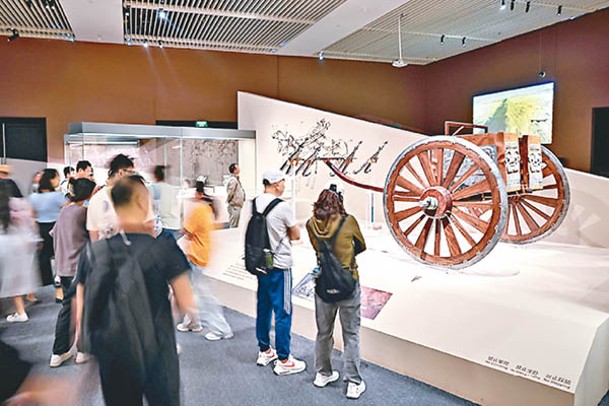 國家博物館吸引全國各地遊客參觀。
