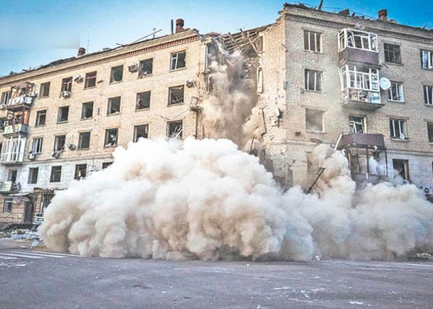 哈爾科夫一座住宅大樓遭俄羅斯轟炸。