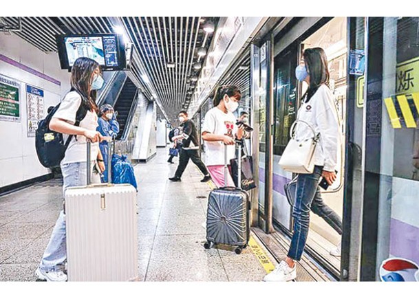 上海地鐵通報情況，稱未有乘客受傷。