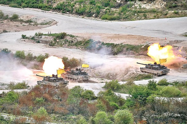 時隔多年，韓軍再次在分界線附近舉行全面實彈演習。