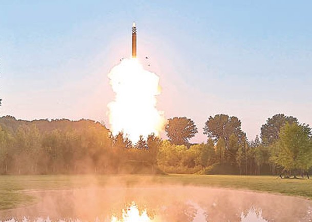 北韓官媒發布圖片，宣稱成功測試多彈頭分離成功。