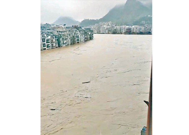 貴州洪峰水位465.5米創新高