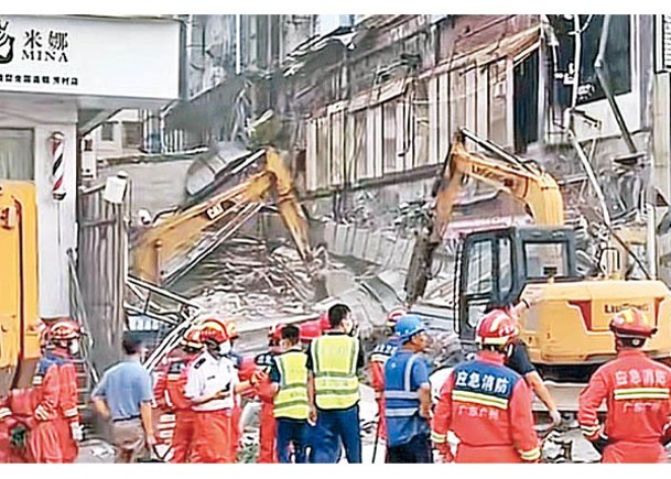 廣州房屋外牆倒塌  1人被困