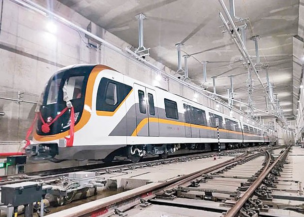 深圳地鐵13號線列車南段前天完成熱滑試驗。