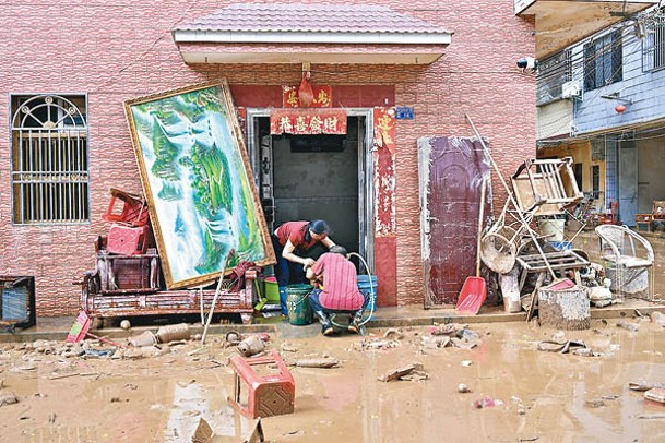 暴雨令廣東梅州多地受災。