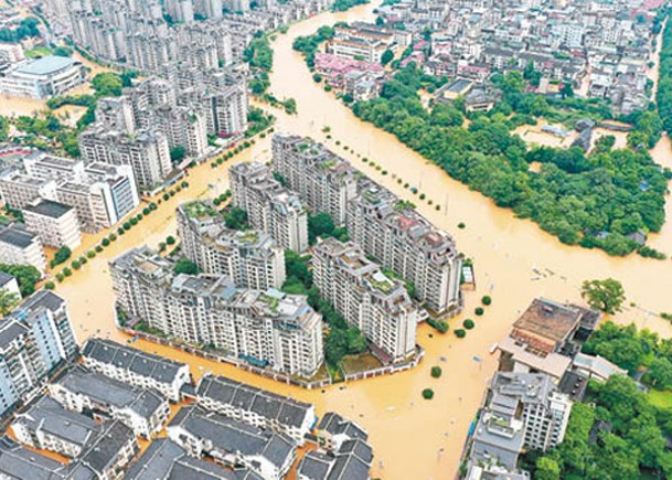 廣西桂林市區部分地段早前被洪水淹沒。（中新社圖片）