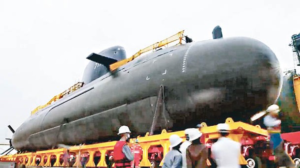 台灣第一艘自製潛艇海鯤號。