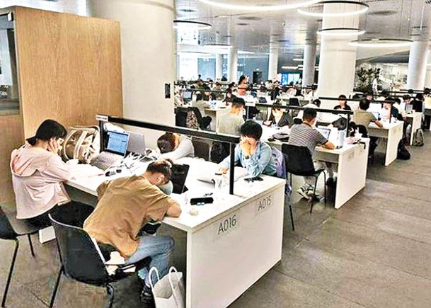 暴增4成  深圳失業軍氾濫  匿圖書館扮上班