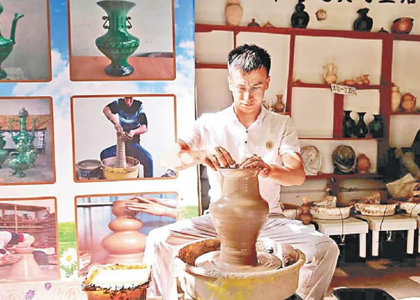 土陶製作技藝傳人  受遊客歡迎收入可觀