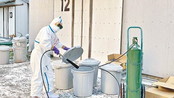 日本工人清潔疫區。