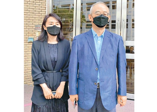 向心（右）與妻子龔青（左）早前被控「共諜罪」。（中時電子報圖片）